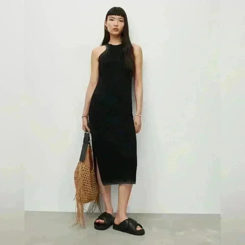 AllSaints

Mako Embroidered Crochet Trim Midi Dress